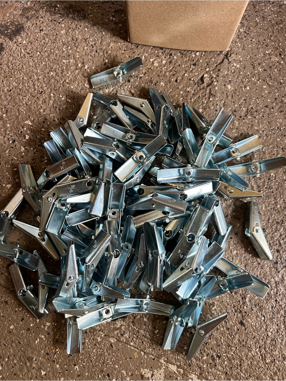 Tuff Stuff Fasteners 3/16" Toggle Wings Hollow Wall Anchors - 95 Piece Lot